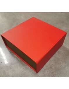 CAJA AUTOMONTABLE CON IMAN ROJO CON ORO 16X16X6CM