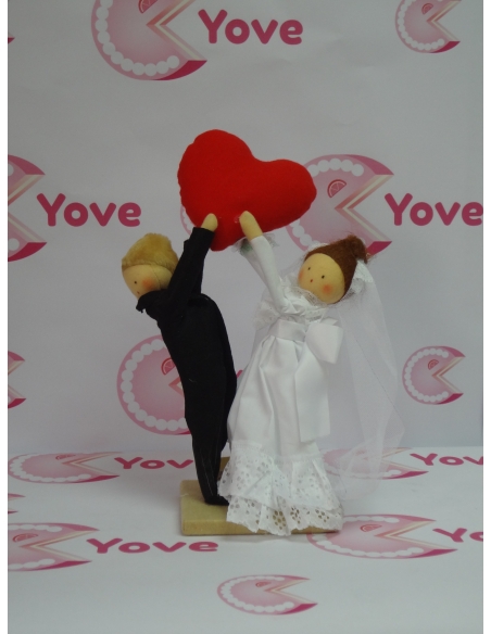 PAREJA NOVIOS CORAZON REF 024 CRYU