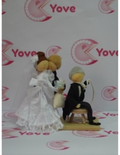 PAREJA NOVIOS CON SUEGRO REF. 011