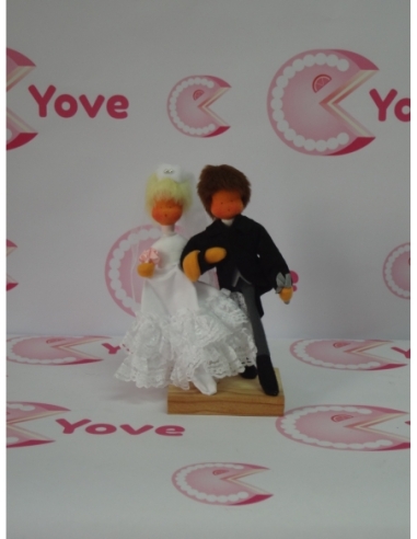 PAREJA NOVIOS DEL BRAZO CRYU