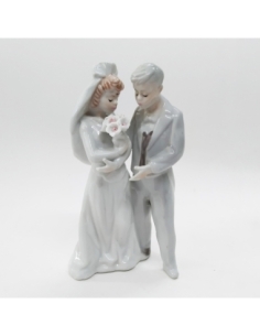 PAREJA NOVIOS PORCELANA BLANCA ELEGANTES