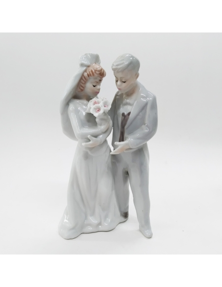 PAREJA NOVIOS PORCELANA BLANCA ELEGANTES