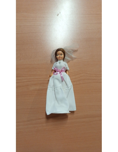 NIÑA COMUNION MORENA CON VELO