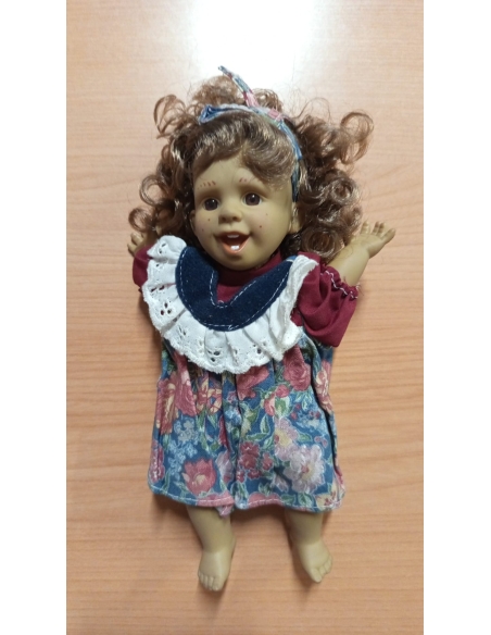 MUÑECA GESTOS SONRIENTE