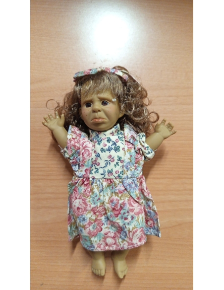 MUÑECA GESTOS TRISTE