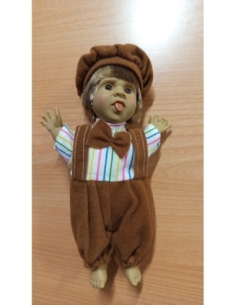 MUÑECO GESTOS BURLA TRAJE MARRON
